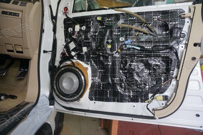 深圳雷克薩斯LX570原馬克萊文森汽車音響改裝勁浪三分頻專業汽車音響系統